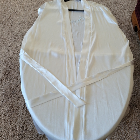 Embroidered "Bride" robe, size XL, NEW - Picture 10 of 10